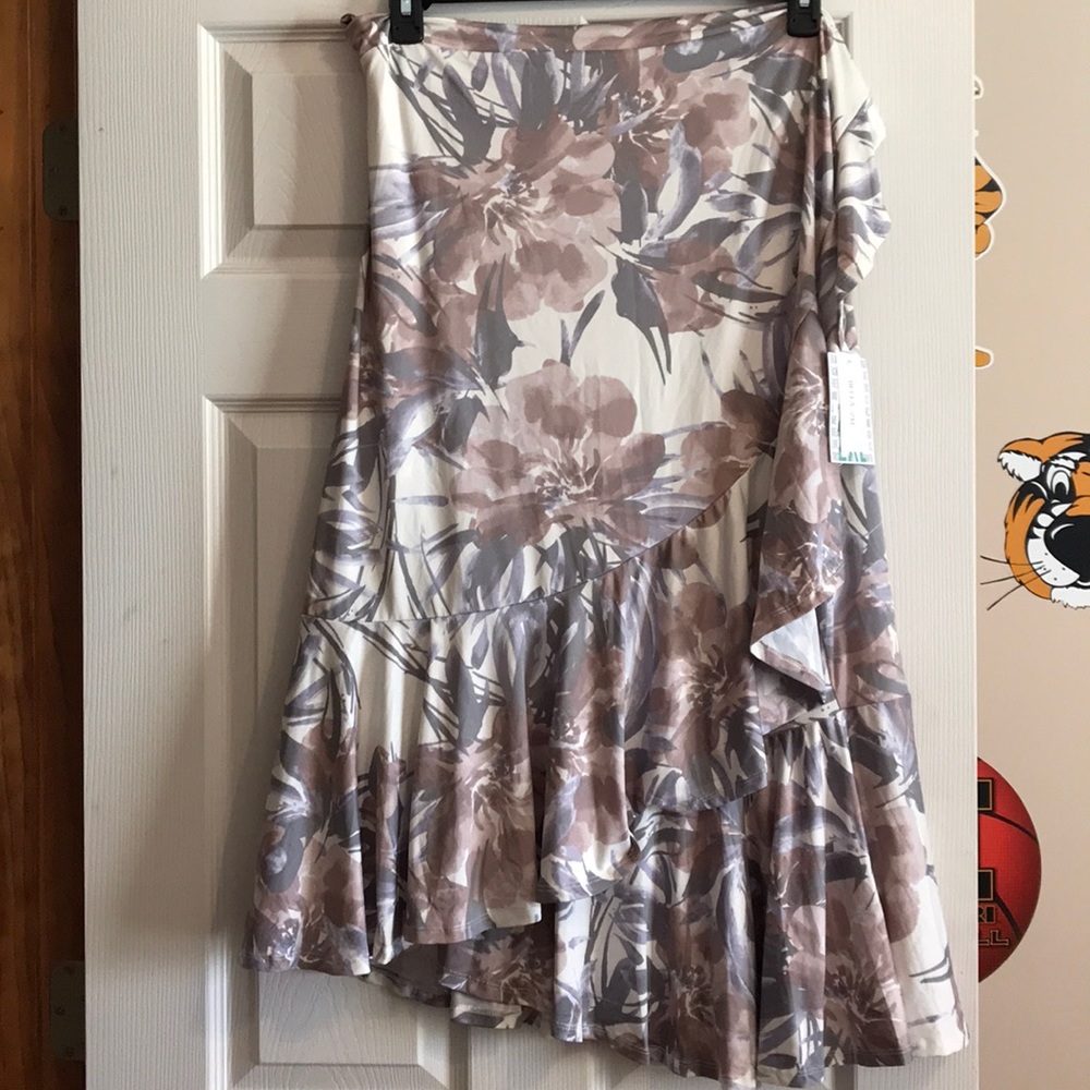 NWT LuLaRoe Bella wrap skirt